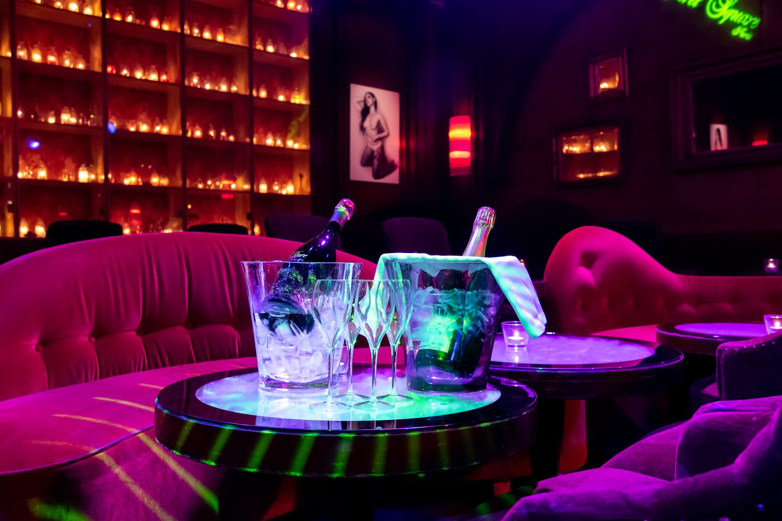 Strip Club Paris Secret Square Paris N°1 des Club de Striptease
